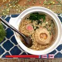 富山のめがね麩入り⭐️鍋焼きラーメン🫕|🌼はなちゃん🌼さん