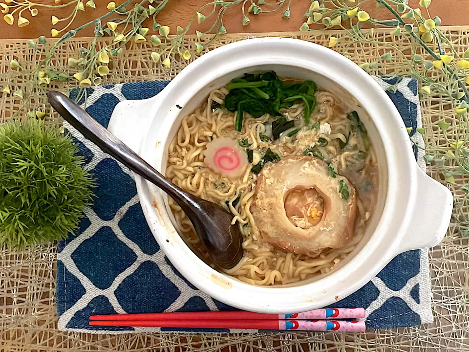 富山のめがね麩入り⭐️鍋焼きラーメン🫕|🌼はなちゃん🌼さん