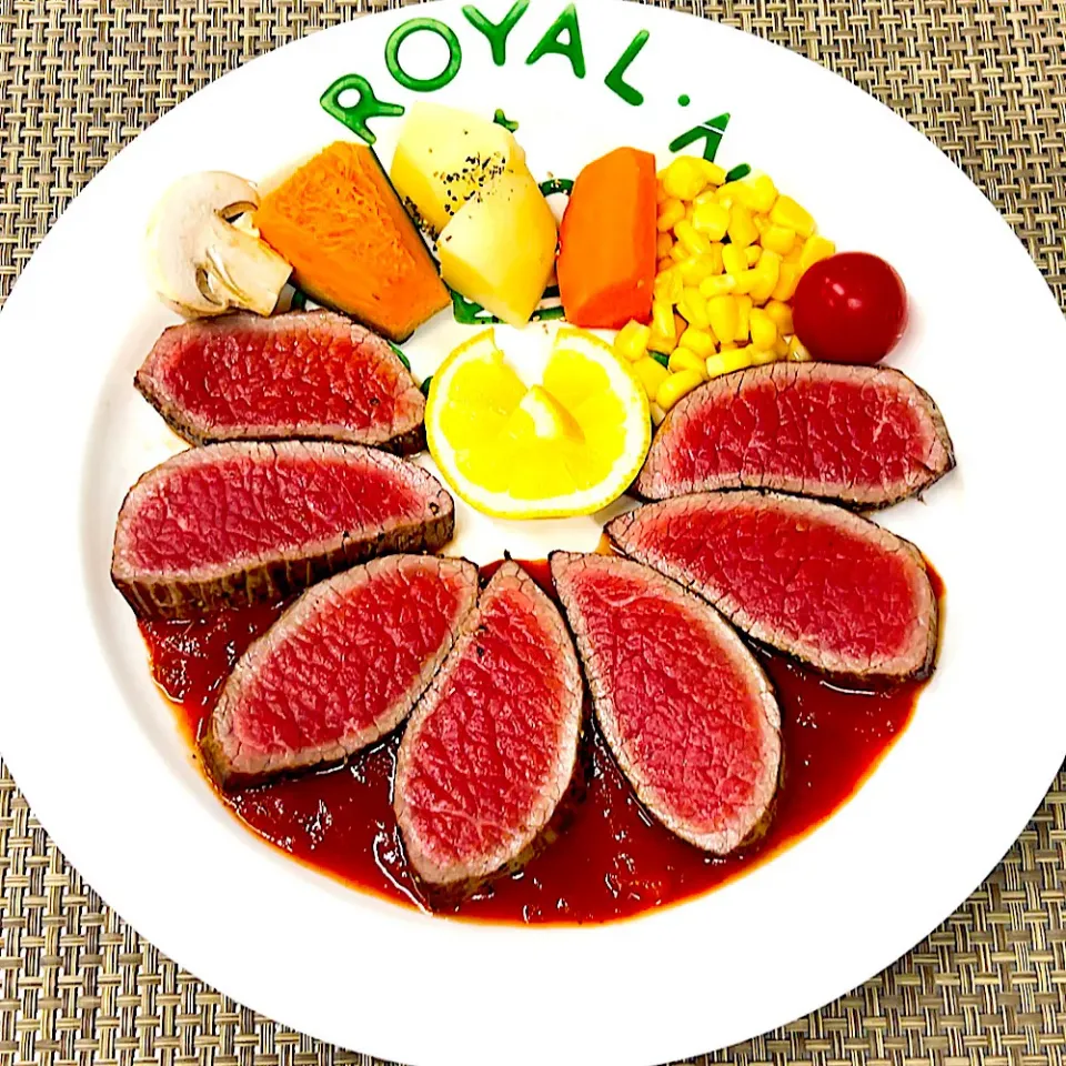 華やかなローストビーフ|まめもにおさん