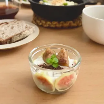 Snapdishの人気料理写真:ちょっぴりが嬉しい イチジクのミニスイーツ