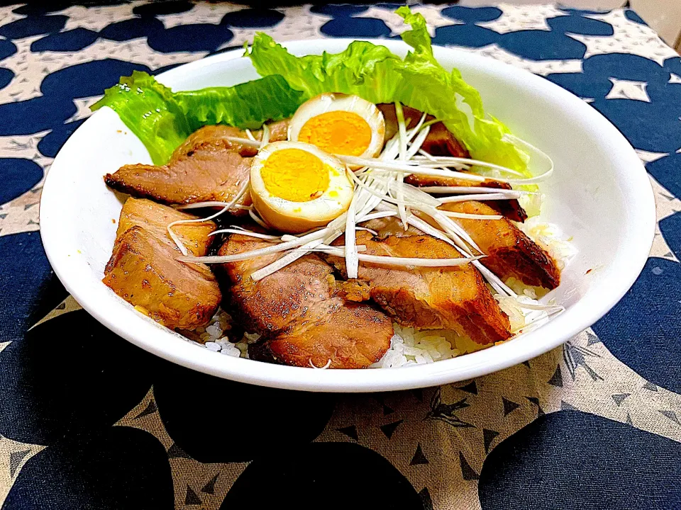 sakurakoさんの料理 漬け込んで焼くだけで本格焼豚(＾ω＾)～焼きあがり～|ももさん