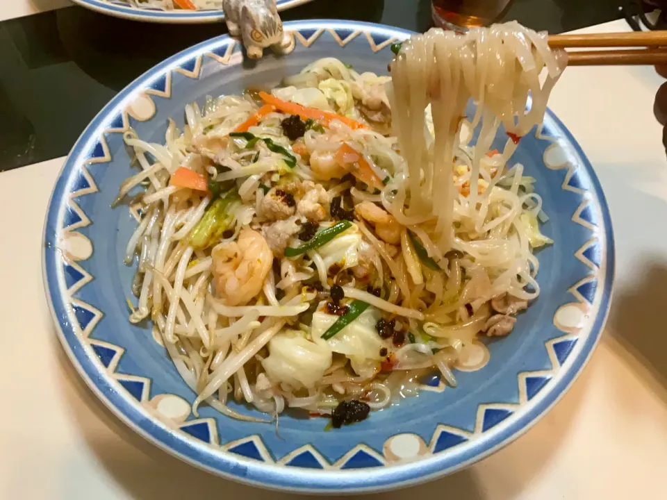 フォーの麺を使って、塩焼きそば風に。。。|Takeshi  Nagakiさん