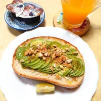 アボカドスライストースト|うたかた。さん