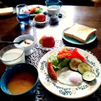 朝ごはん⛅️！|まめころさん