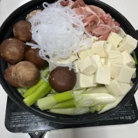 晩御飯☆寄せ鍋。豚こま・鶏もも・白菜・葱・豆腐・椎茸・えのき・くずきり|Saharaさん