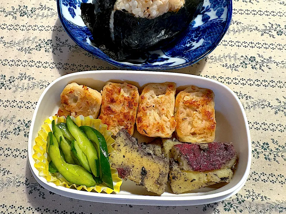焼きしゅうまい、カリカリしない大学芋、ポリポリきゅうり、おむすび|おかーたまさん