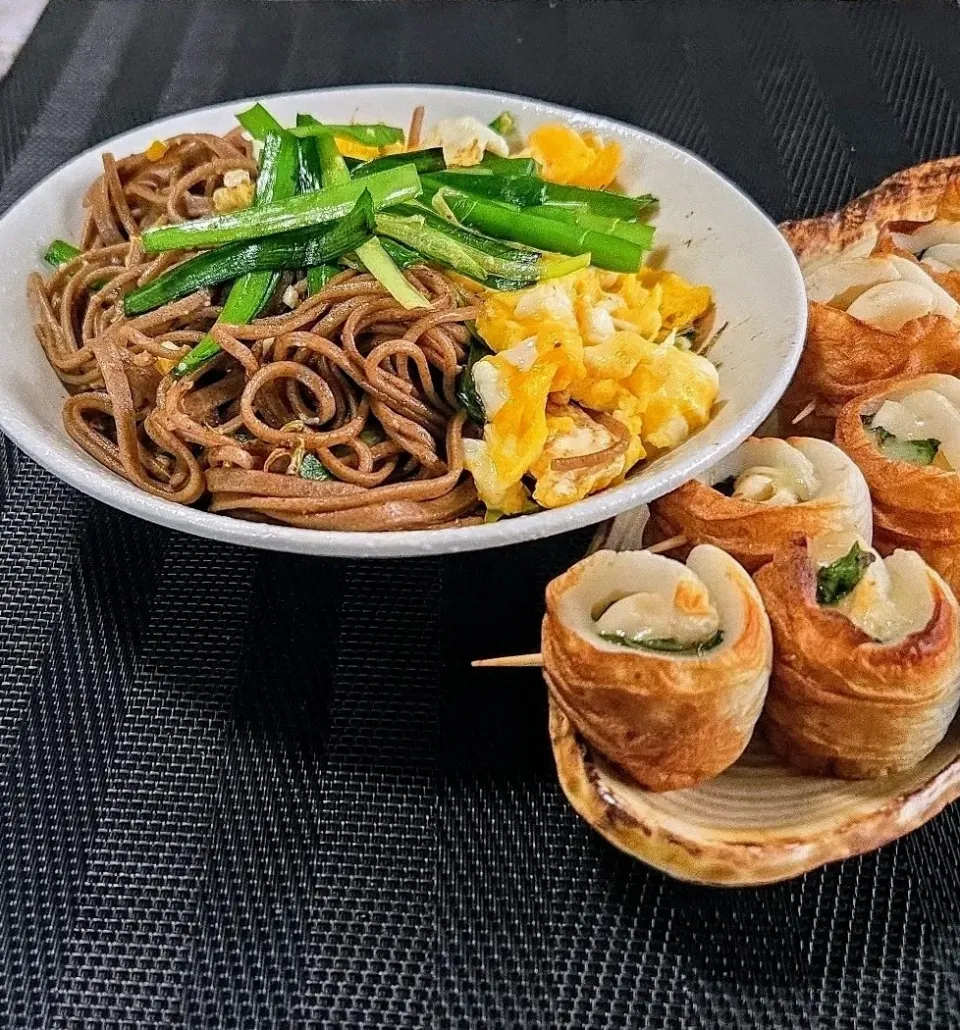 ニラたま焼き和蕎麦
梅にんにくちくわ串|マギーさん