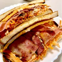 Bacon, Egg and Carrot Sandwich|gonbenさん