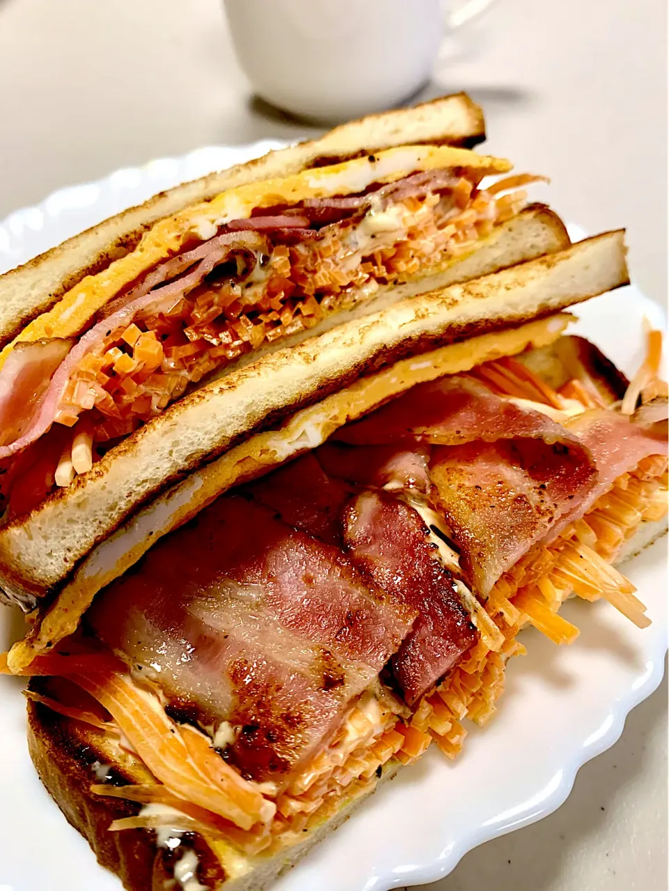 Bacon, Egg and Carrot Sandwich|gonbenさん