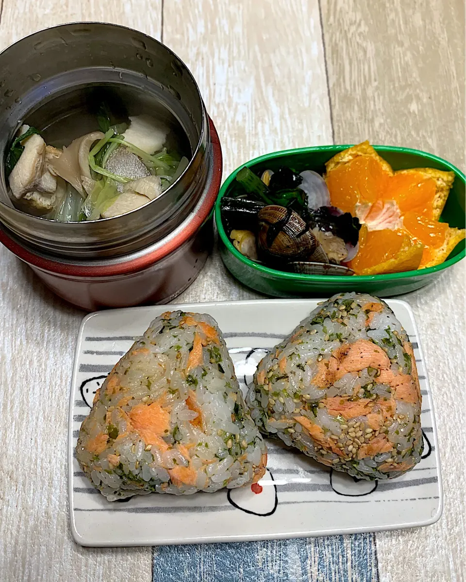 11/14鮭おにぎり弁当🍙|みっこちゃんさん