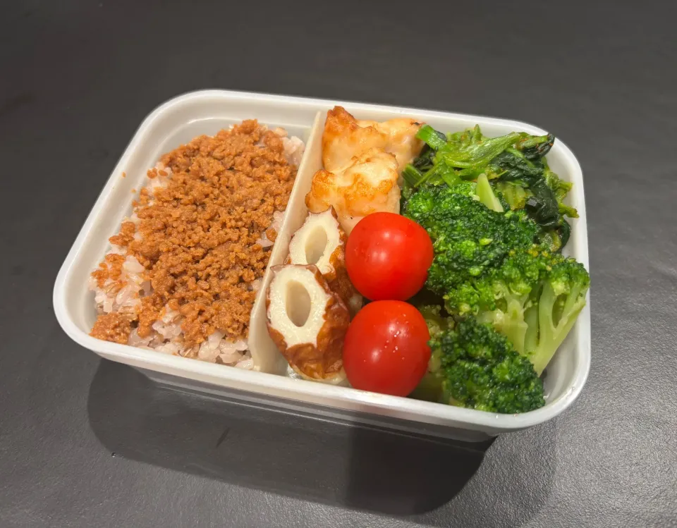 11/14 自分弁当⁂そぼろ丼弁当|ゆさん