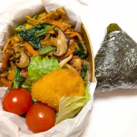 11/14のお弁当　焼きうどんとおにぎり弁当| 卯月さん