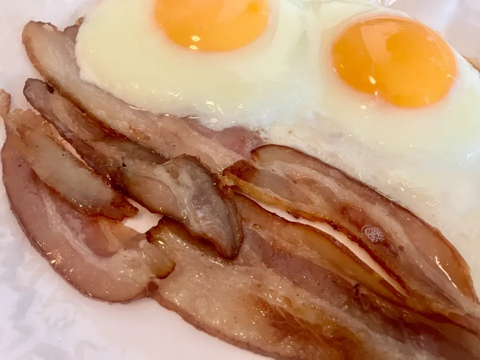 【自家製ベーコン試食】ベーコンエッグ|tatsuponさん