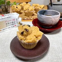 プラス糀　甘こうじで、ぱっくりふわふわレーズン黒糖蒸しパン