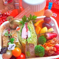 2025/11/14(金)青汁パンのハムサンド弁当|Blueberry🫐さん