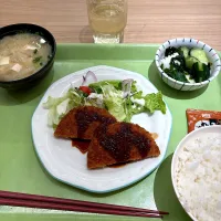 寮の朝ごはん😋ハムカツ|すかラインさん