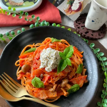 Snapdishの人気料理写真:ケスクレームオリーブonナポリタン