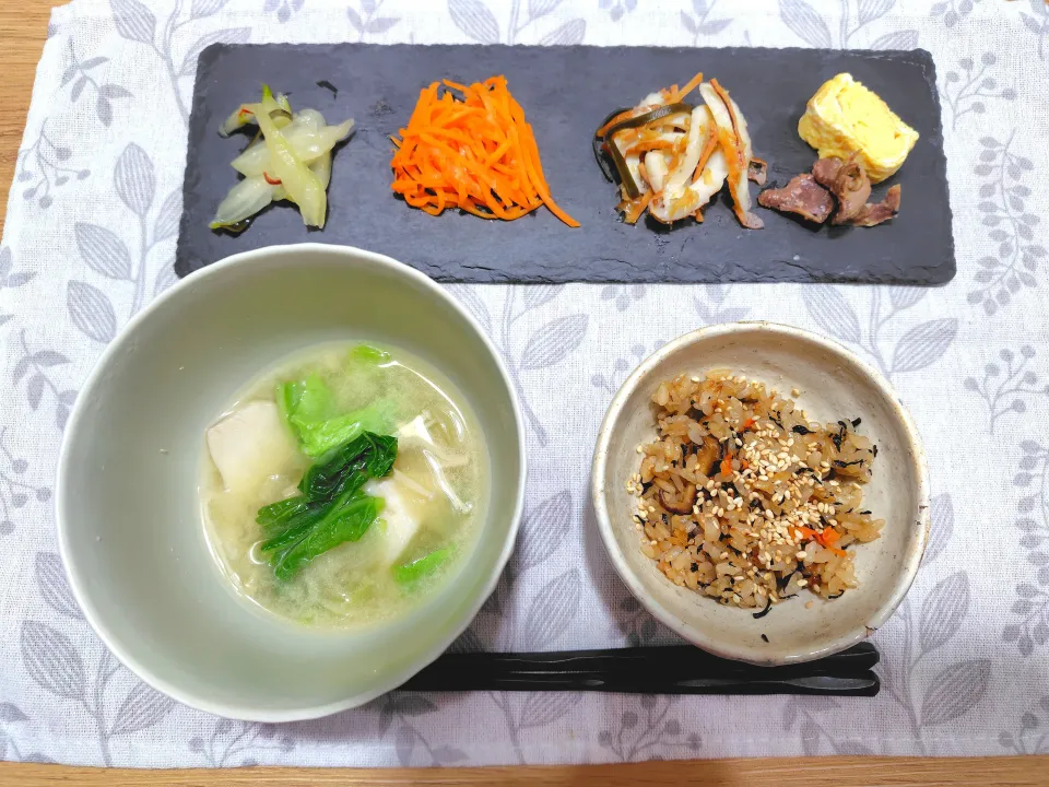 炊き込みご飯で晩御飯|おかめんさん