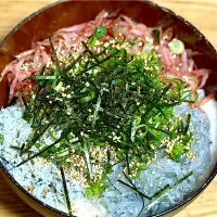 ☆生桜えびと生しらすとしらすのとろろ･おろし丼|まぁたんさん