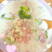 ブロッコリー🥦とベーコン🥓のチーズ🧀リゾット‼️|miiina・＊・さん