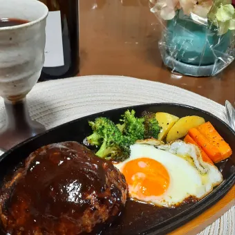 Snapdishの人気料理写真:ハンバーーーーグ🎶