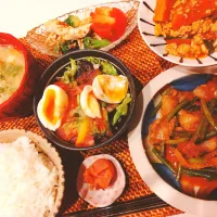 牛肉とニンニクの芽の炒め物、かぼちゃとひき肉の餡掛け、ささみとブロッコリーのせいろ蒸し、トマトとモッツァレラチーズのイタリアンサラダ、明太子、お味噌汁