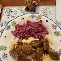 2025/11/14　紫キャベツのりんご煮とドイツ風グラーシュ（りんごの使い途 Part 5）German Goulash with Red Cabbage-Apple Side