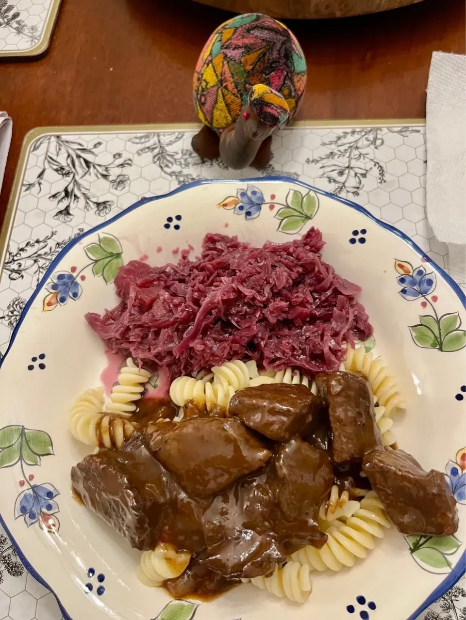 2025/11/14　紫キャベツのりんご煮とドイツ風グラーシュ（りんごの使い途 Part 5）German Goulash with Red Cabbage-Apple Side|21 Boys & 野鳥さん
