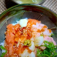 海鮮丼| すくらんぶるえっぐさん