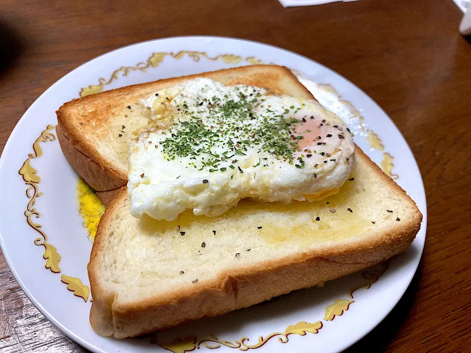 たまごトースト|はっちぃさん