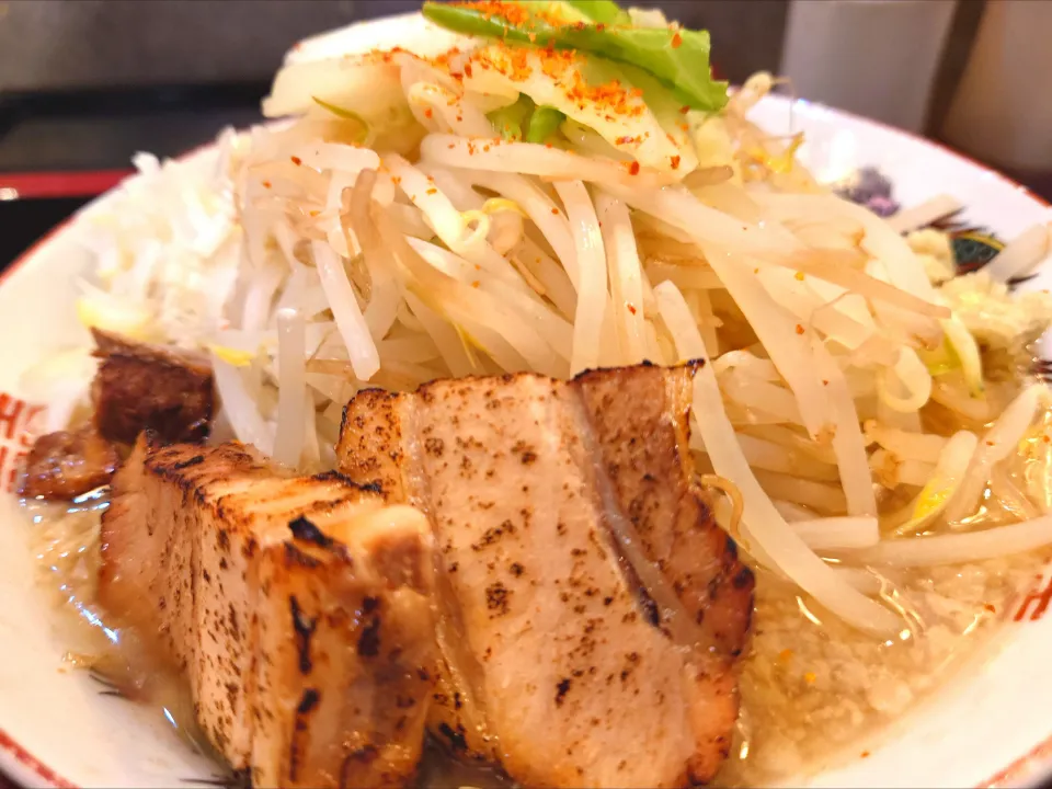 【11/24までの限定】 
オールドラーメンショップ 逆流 
味噌󠄀G (麺200g、1,400円) 
＋ニンニク (無料)
@板橋本町8分
(JR十条駅から徒歩13分)
25306
〈醤149塩48噌󠄀23タ10昆9出15
F16冷27混4つ3焼1ポ1〉|大脇さん