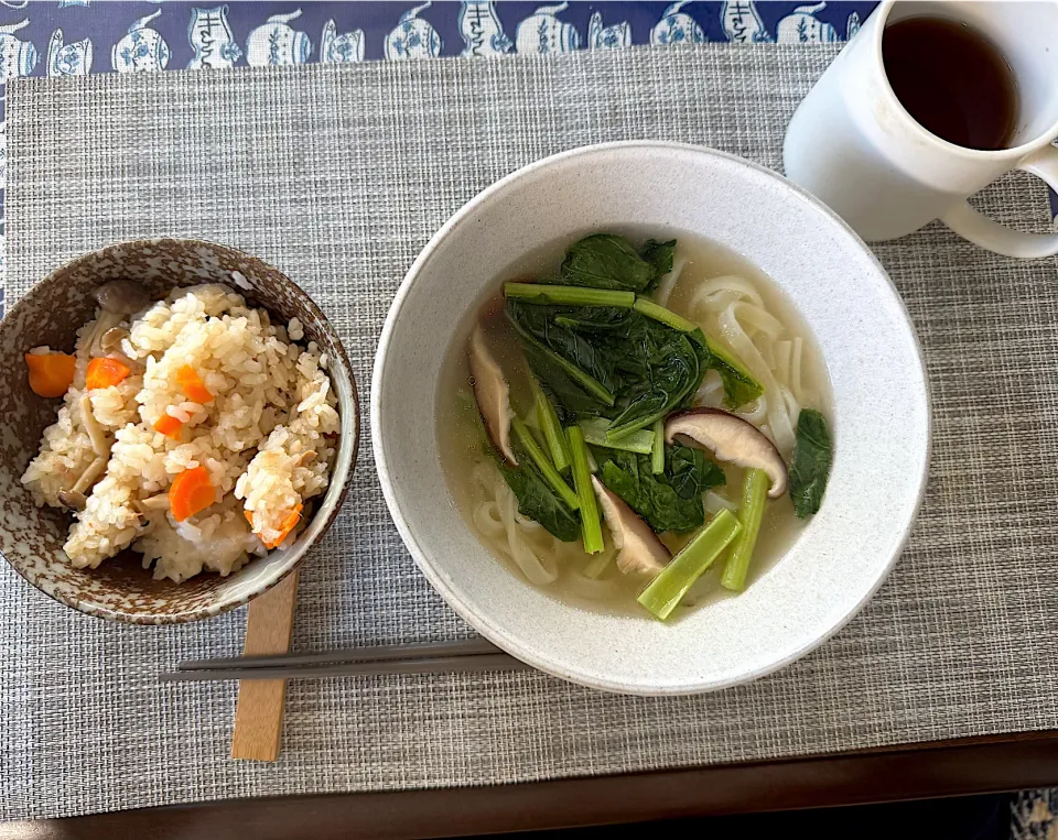 しめじとにんじんの炊き込みご飯&盛岡温麺|mettiさん
