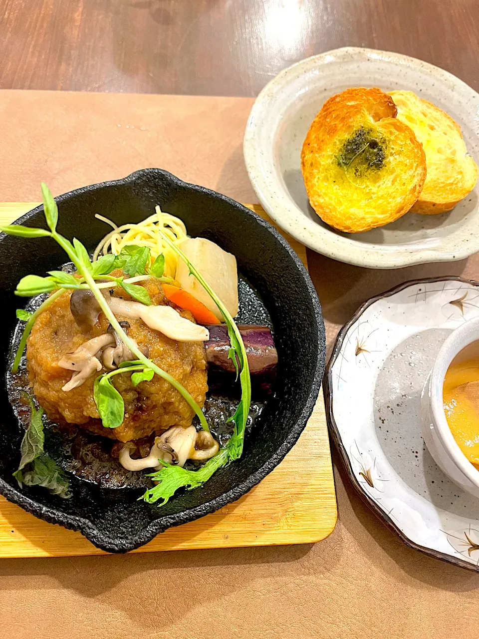 ハンバーグランチ🍽️|＊みお＊さん