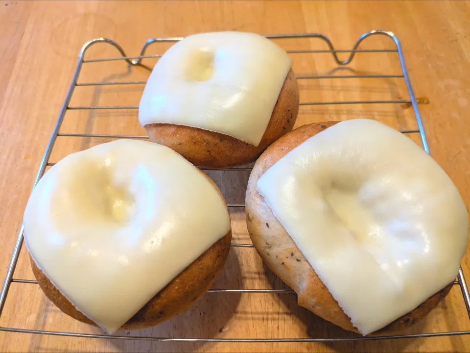 バジルとチーズのベーグル|美&琴&魁&竜さん