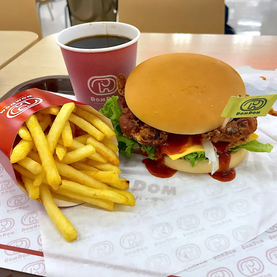 丸ごと‼︎カニバーガーセット|T. Wonderさん