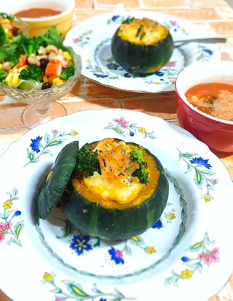 坊っちゃんかぼちゃで丸ごとかぼちゃグラタン|みったんさん