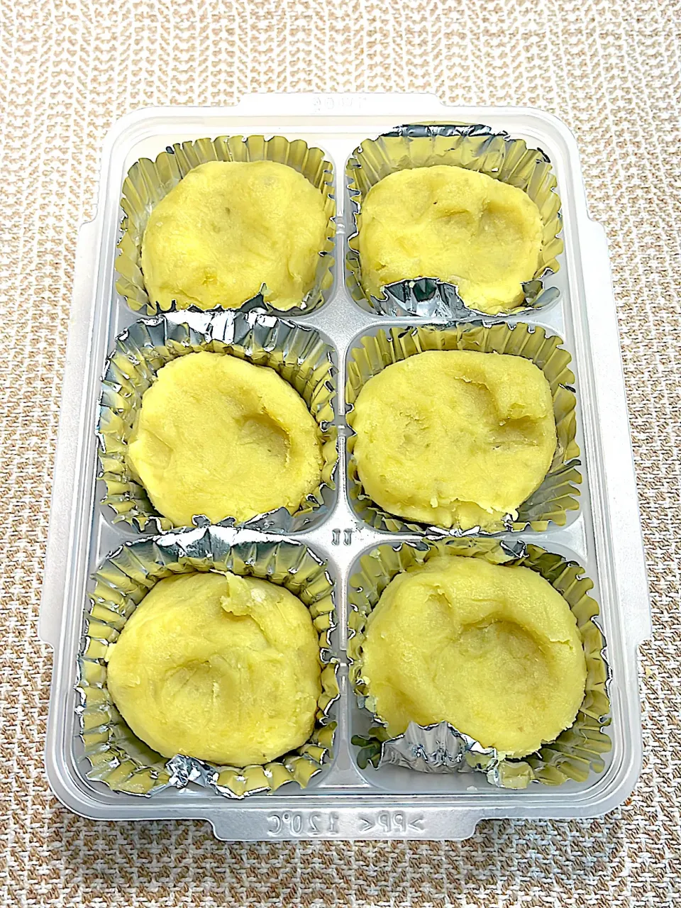 買って来た焼き芋を潰しただけ|Hiiisaさん