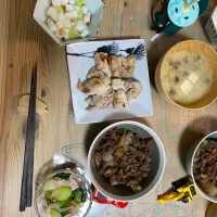 鶏もも塩麹炒め　牛肉とごぼうの時雨煮　なめこと豆腐の味噌汁　チンゲンサイとハムの中華サラダ|週末だけ料理おっさんさん