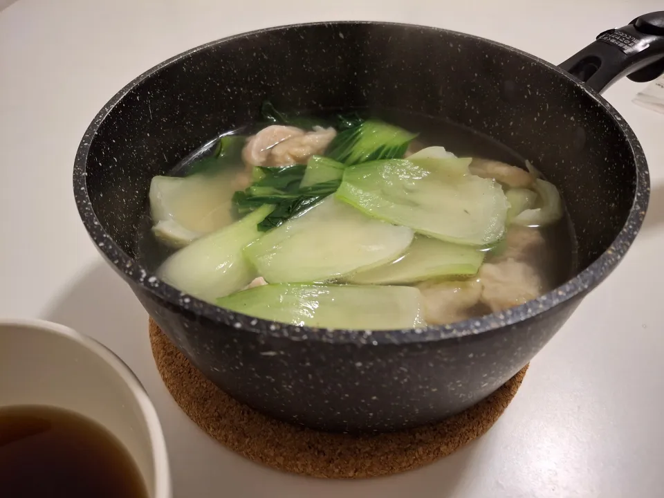 鶏もも肉（Hahnchen　unterschenkel）とPak choiの鍋|テツさん