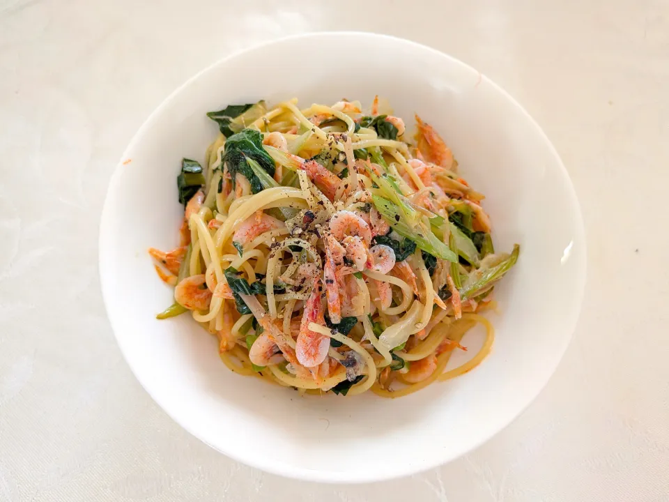 11/15のお昼ごはん　桜えびとセロリのクリームパスタ|卯月さん