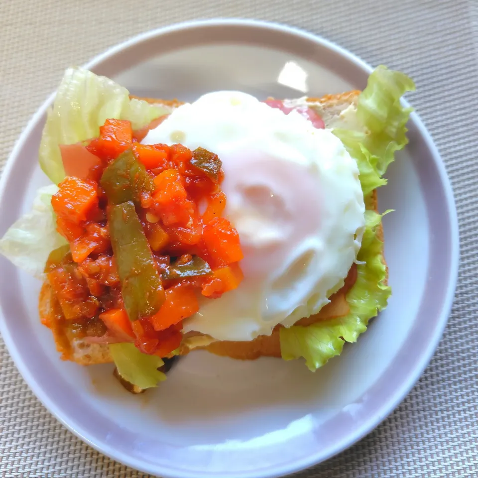 オープンサンド（ベーコンエッグ）|izu-miさん
