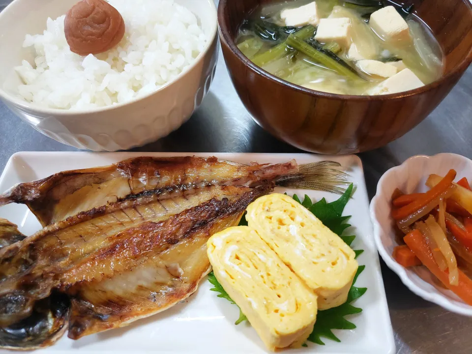 鯵の干物で朝ごはん🌄🍴|hidetoさん