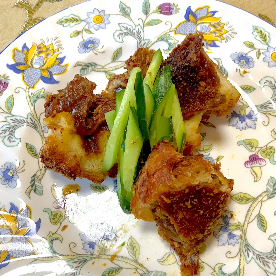 Sunday morning 2😆カレーパンwithきゅうり|Mahinaさん