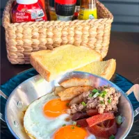 Yummy Brekkie w/ Pan-fried Eggs w/ Toppings aka Kai Krata 🍳🥓🤤| An'leeさん