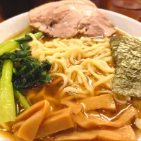 【1961年創業】 
【2008年新宿自社ビル完成】 
らあめん満来 
らあめん
@新宿4分 
25307
〈醤150塩48噌󠄀23タ10昆9出15
F16冷27混4つ3焼1ポ1〉