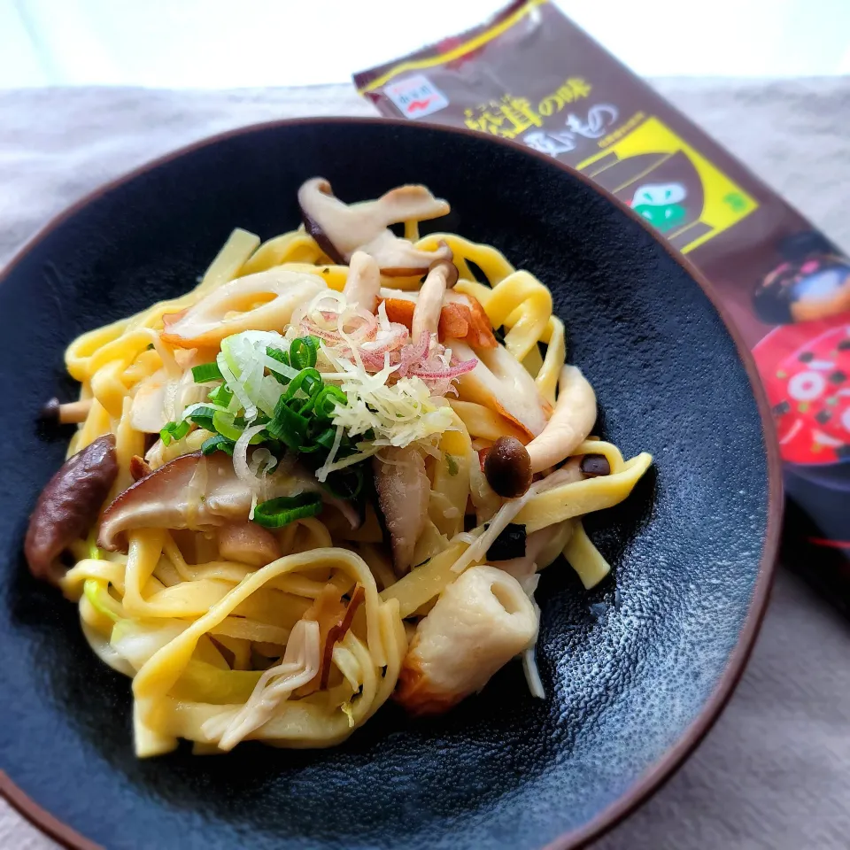永谷園のお吸い物で作る　　　　　　　　きのこの和風パスタ|みるくここあさん