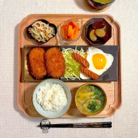 カニクリームコロッケのおぼんごはん|すずさん