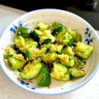 Japanese Smacked Cucumber Salad|Zhen Zhenさん