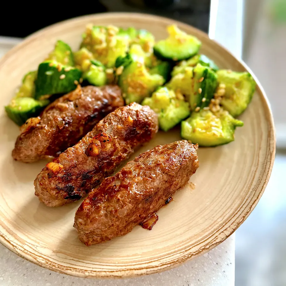 洋蔥羊肉腸配日式青瓜沙律|Zhen Zhenさん