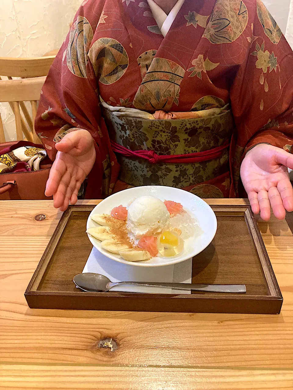 大須観音そばの甘味処「瓢堂」さん　はやとは冷たいココナッツぜんざいをいただきまーす😋（実況中継中）|なびさん